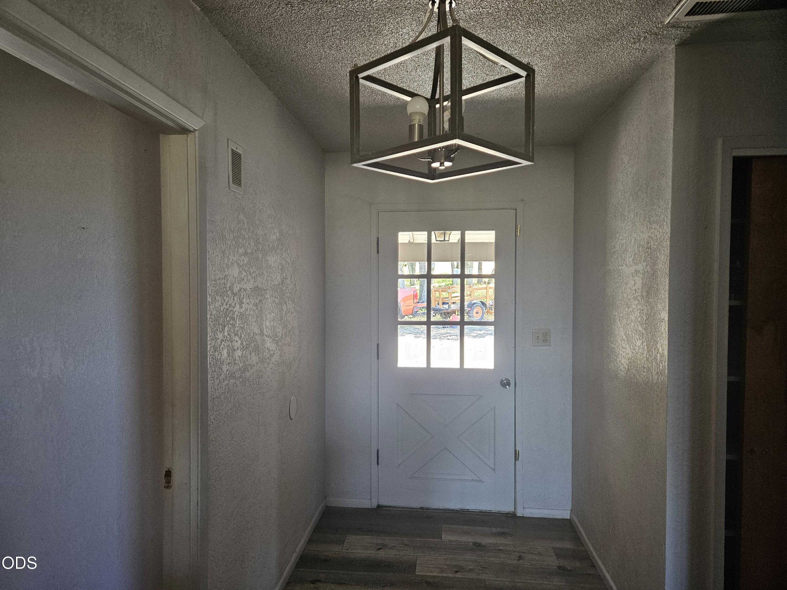 6013 Foothill Road Central Point, OR 97502 - Photo 9 of 23