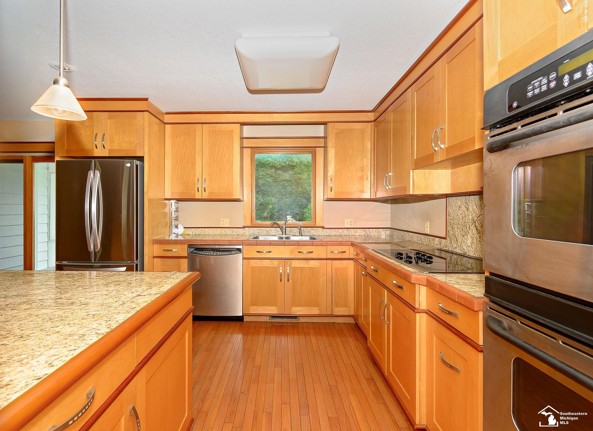 7904 Comanche Trail Temperance, MI 48182 - Photo 8 of 21