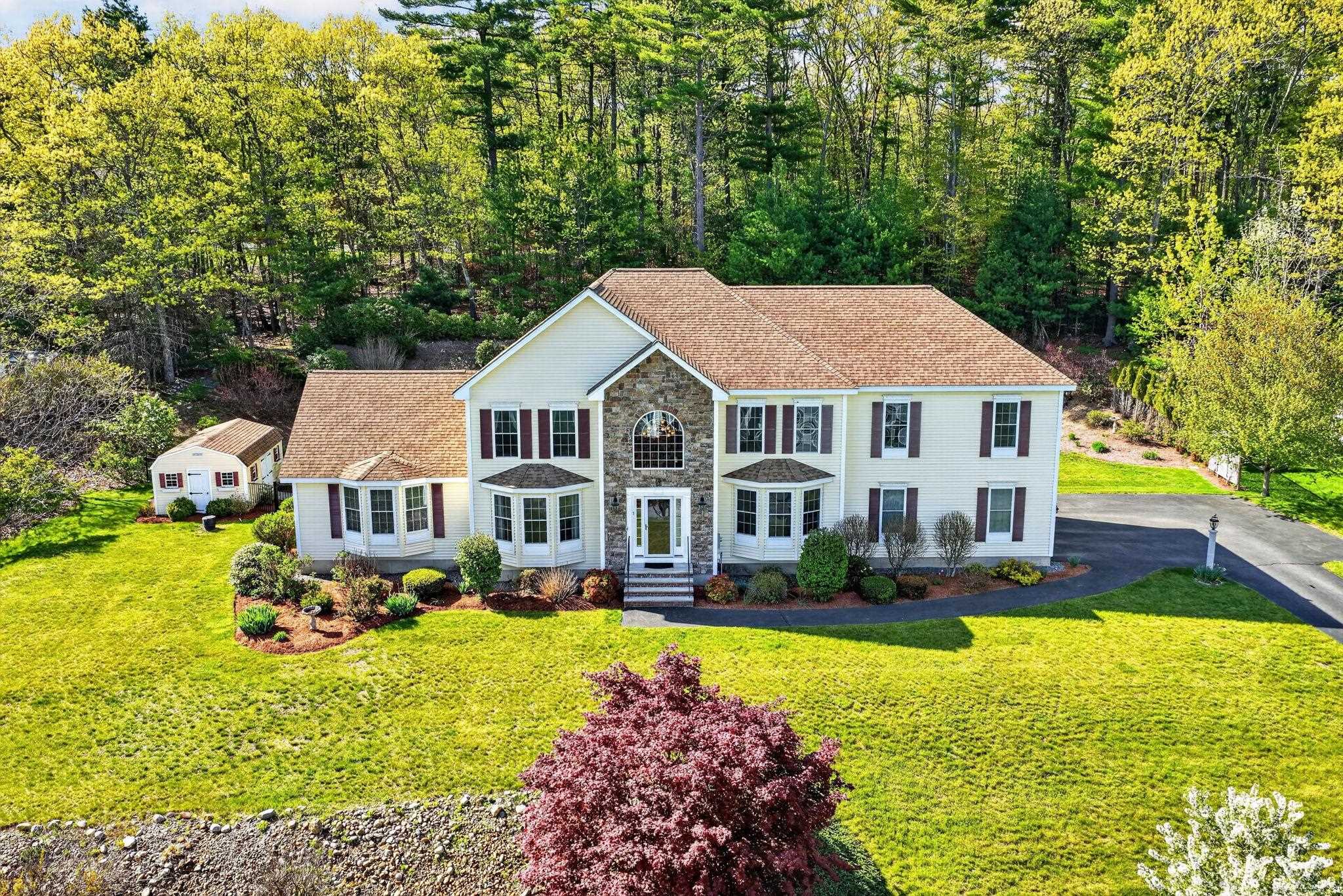 5 Cobblestone Road Pelham, NH 03076 - Photo 1 of 60