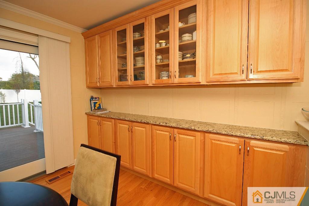 21 Gulf Road East Brunswick, NJ 08816 - Photo 14 of 25 Gallery Image 14
