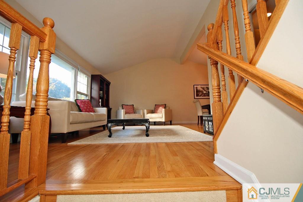 21 Gulf Road East Brunswick, NJ 08816 - Photo 3 of 25 Gallery Image 3