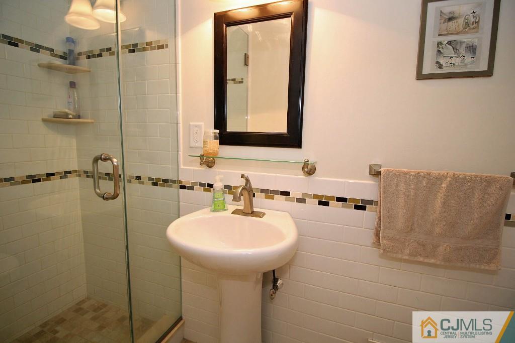 21 Gulf Road East Brunswick, NJ 08816 - Photo 22 of 25 Gallery Image 22