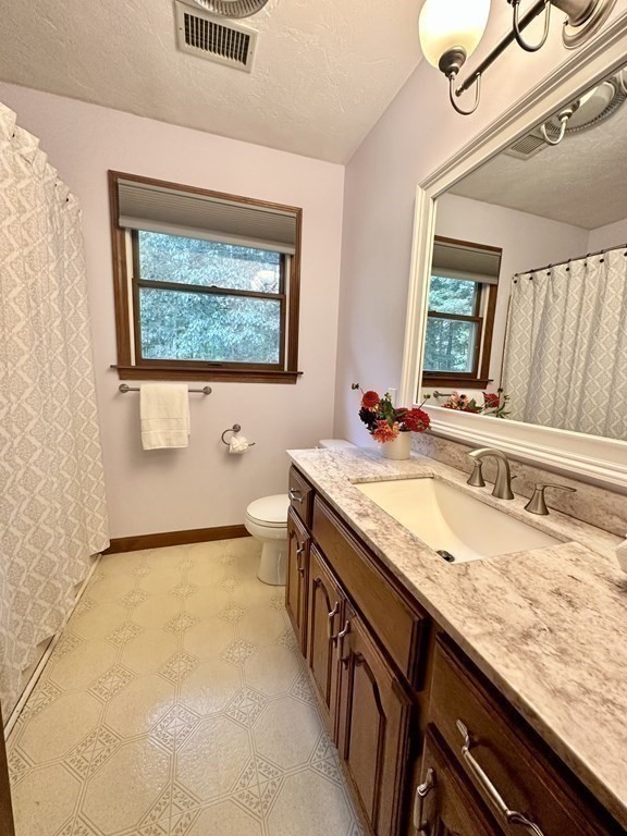 137 Dudley Road Oxford, MA 01540 - Photo 26 of 42 Gallery Image 26