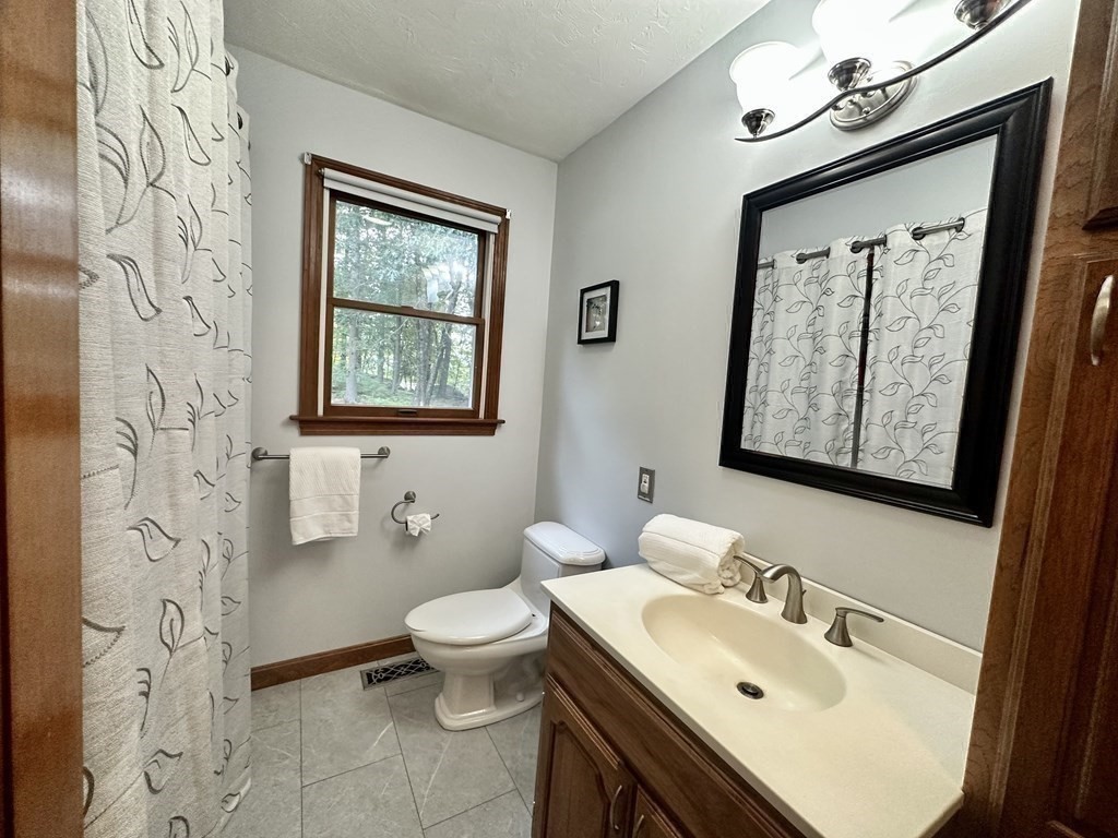 137 Dudley Road Oxford, MA 01540 - Photo 27 of 42 Gallery Image 27