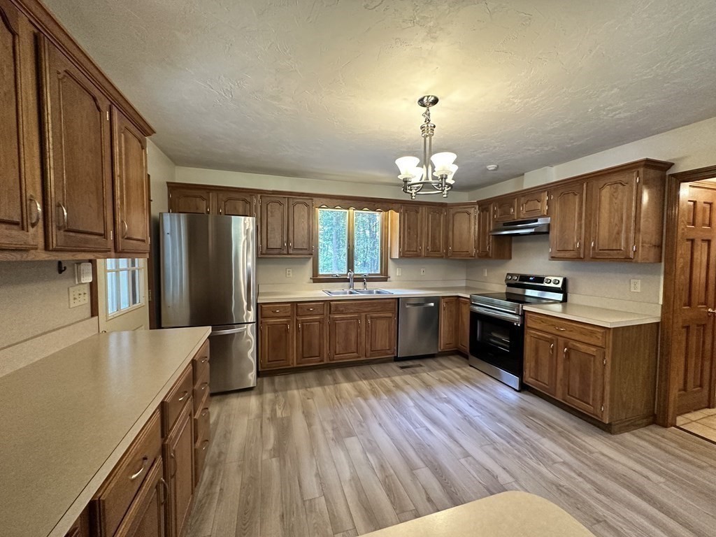 137 Dudley Road Oxford, MA 01540 - Photo 8 of 42 Gallery Image 8