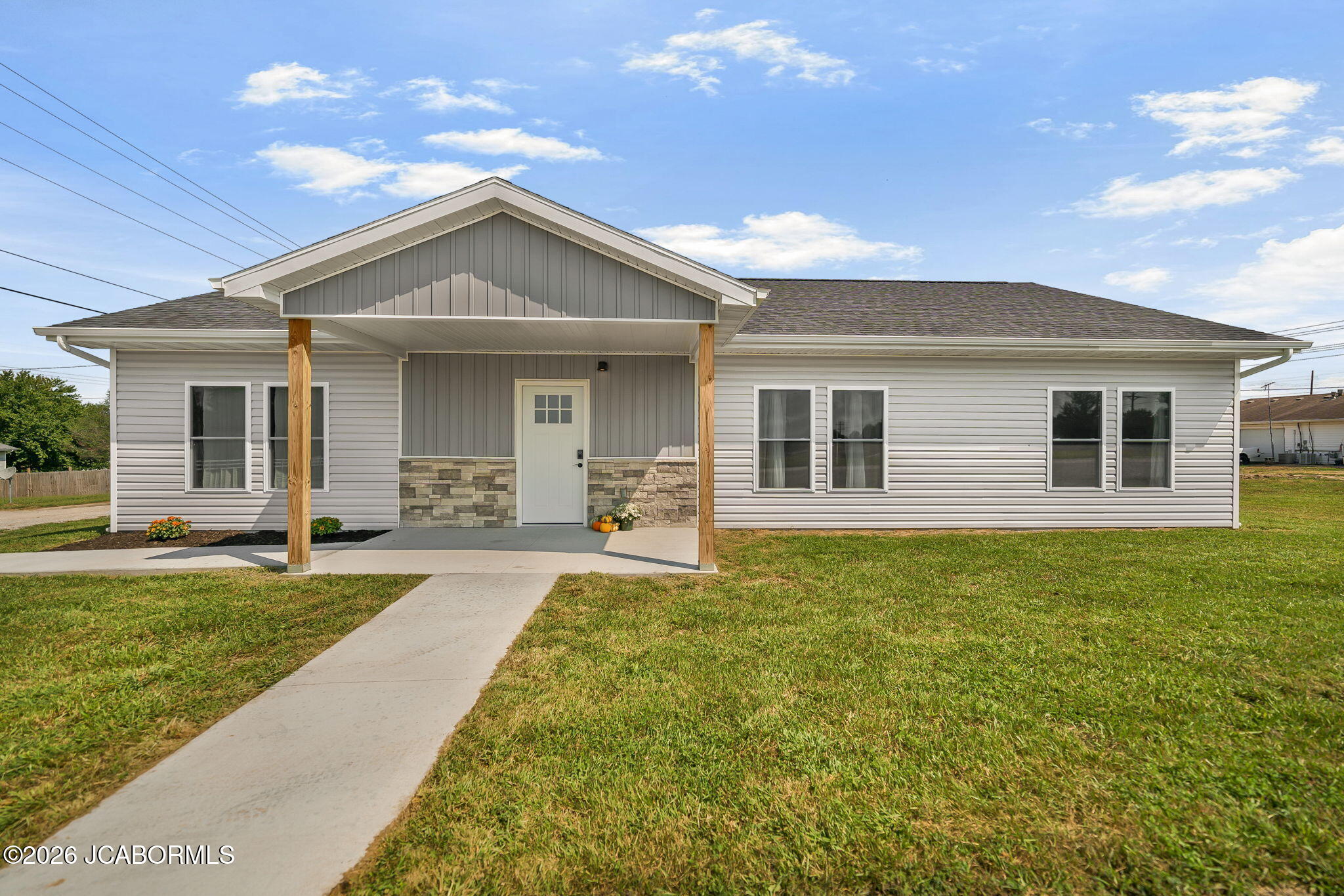 1202 Hillcrest Road California, MO 65018 - Photo 2 of 42 Gallery Image 2