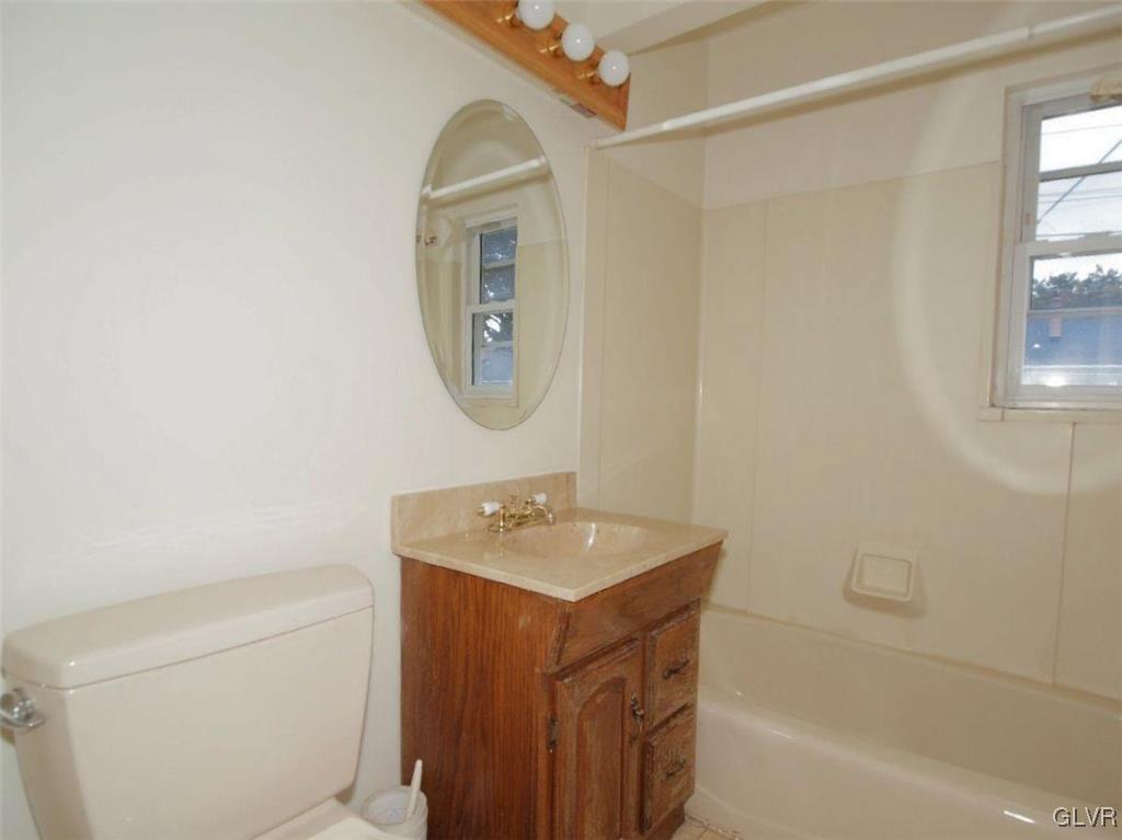 3038 Hecktown Road Easton, PA 18045 - Photo 7 of 20 Gallery Image 7