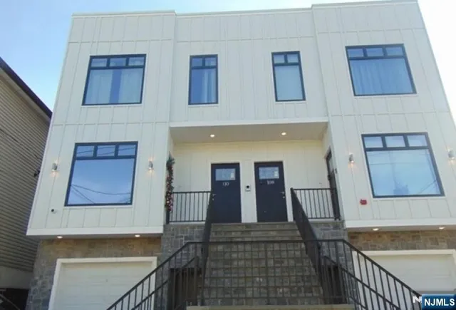 $2,660 | 108-110 Mill Street, Unit 301, Paterson, NJ 07501