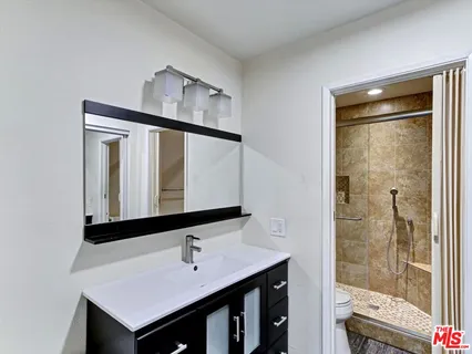 $838,000 | 911 North Kings Road, Unit 310, West Hollywood, CA 90069