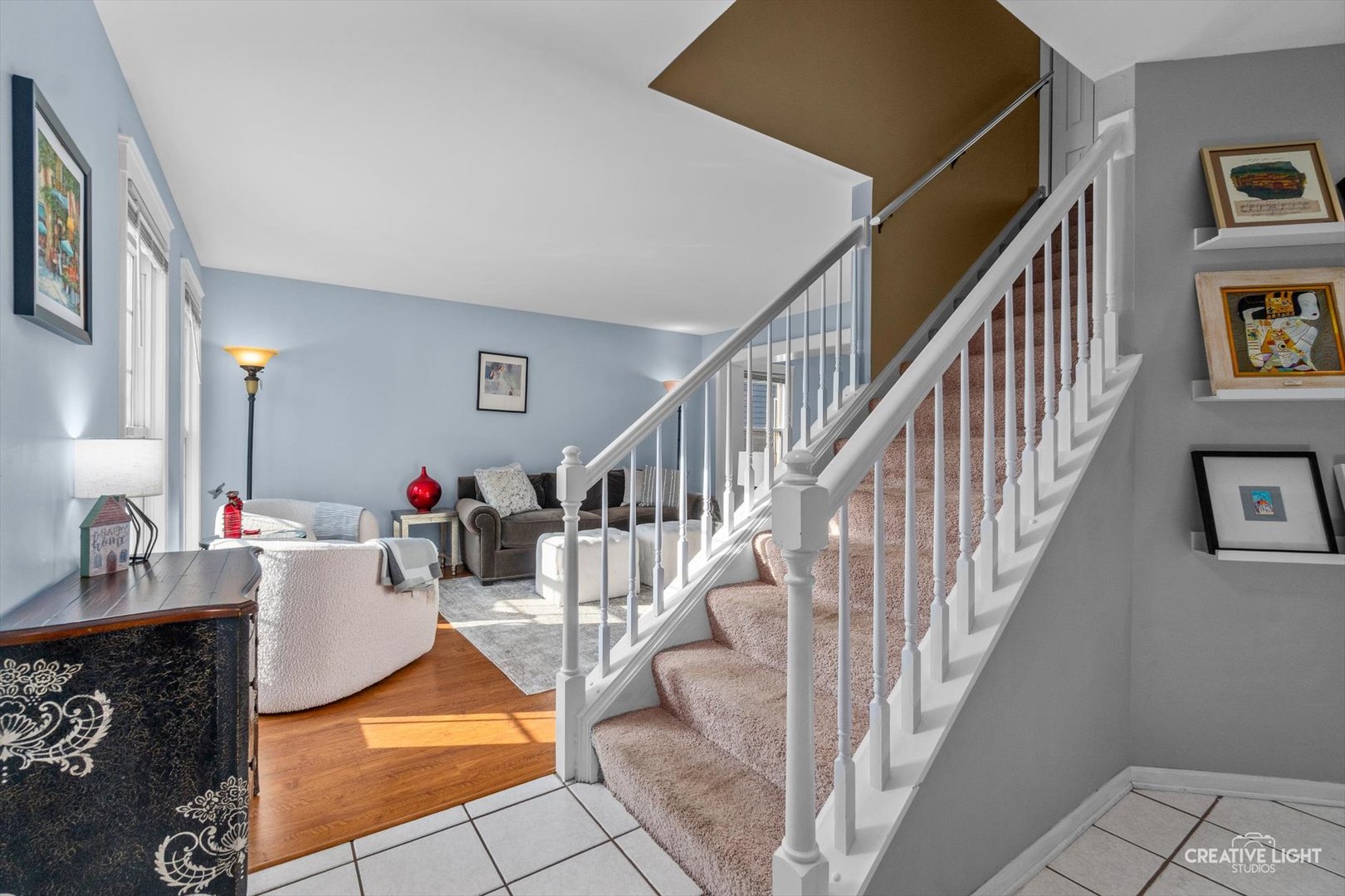 895 Lowell Lane Naperville, IL 60540 - Photo 3 of 40 a view of entryway and hall
