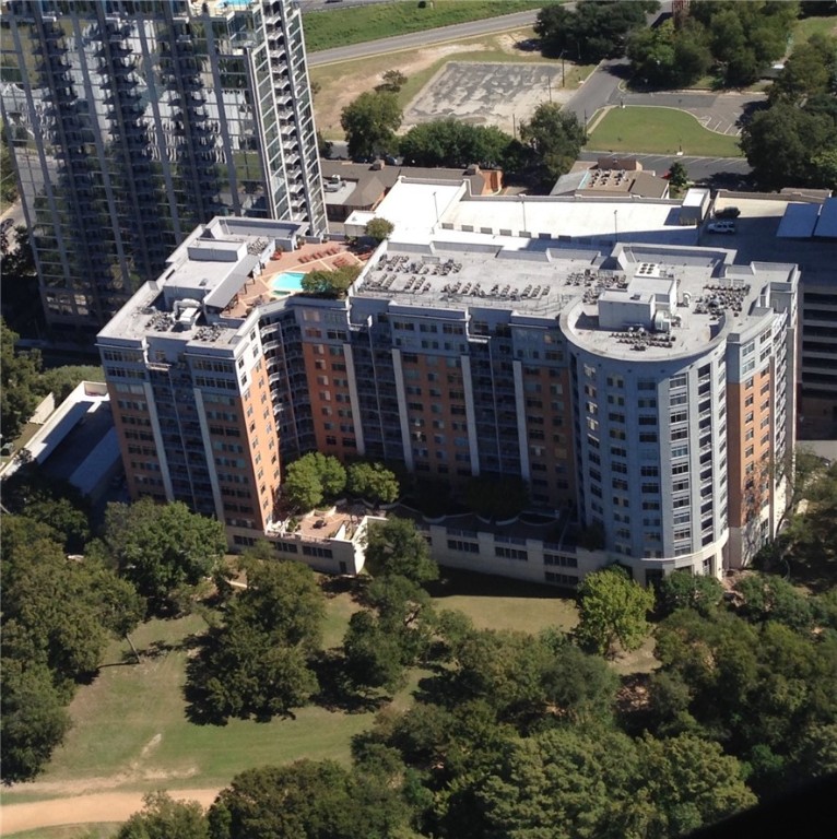 54 Rainey Street, Unit 509 Austin, TX 78701 - Photo 4 of 33 a picture of a table and chairs
