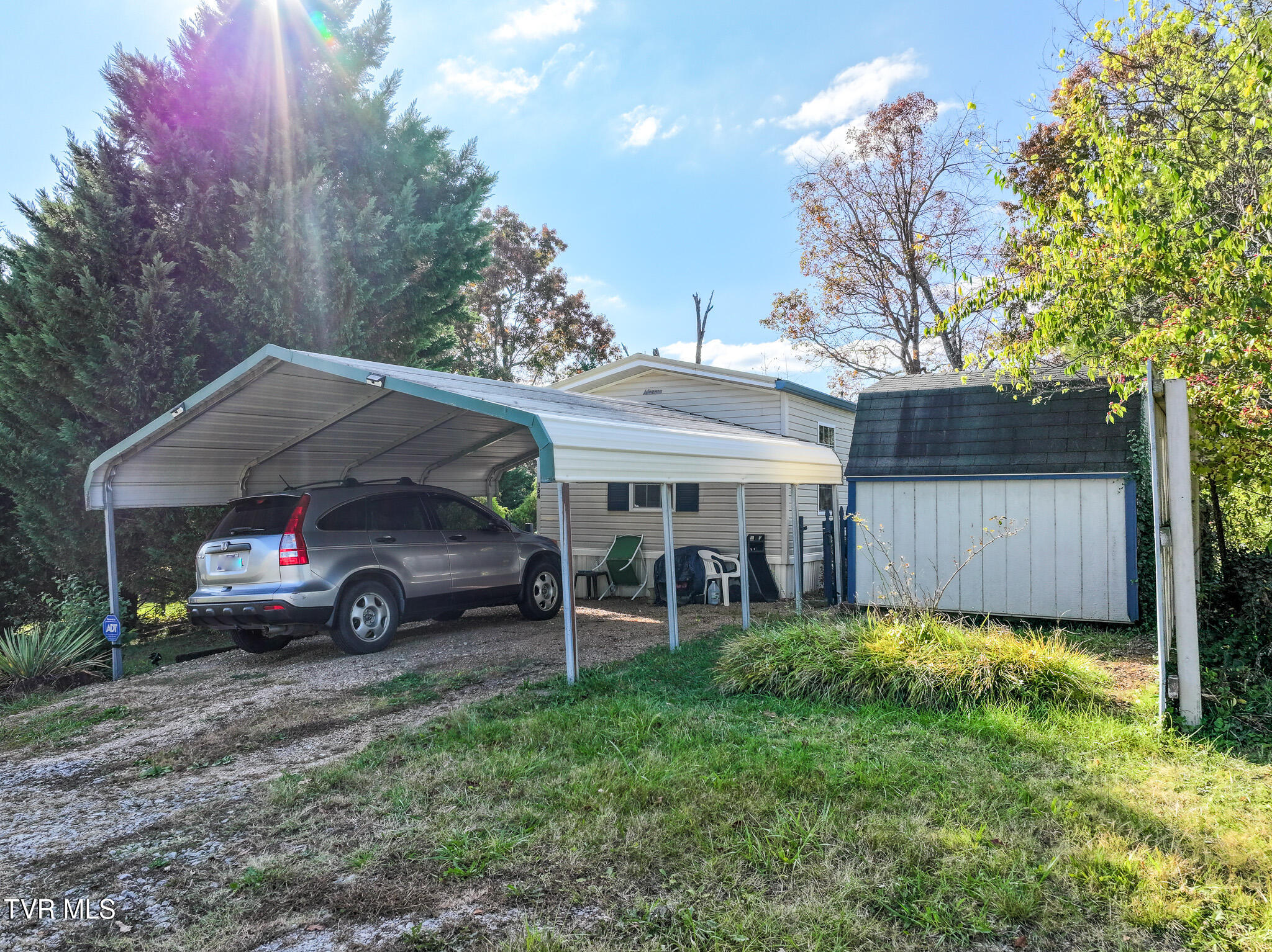 354 Debusk Road Greeneville, TN 37743 - Photo 3 of 49 DJI_20241103060002_0023_D-Edit