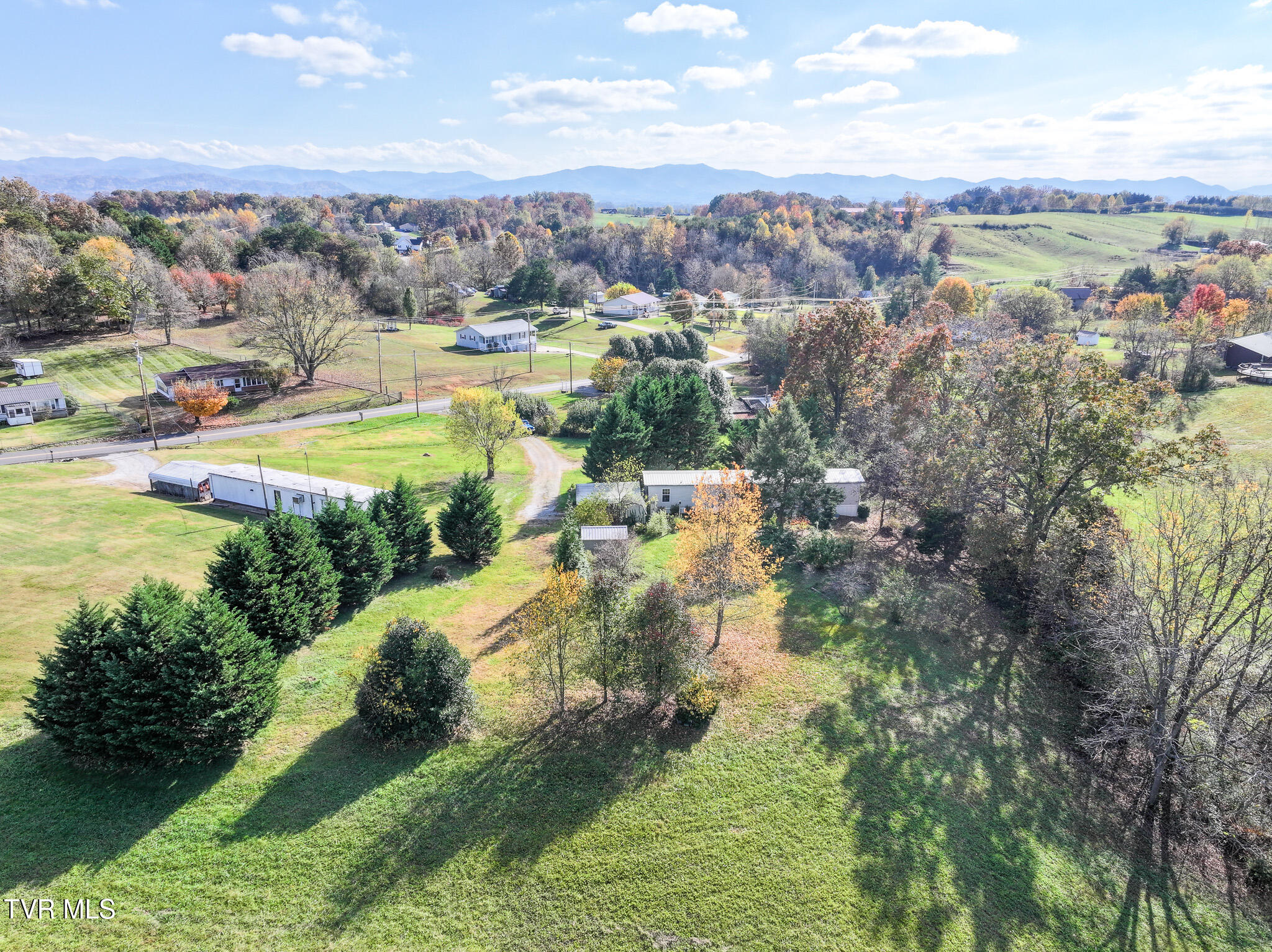 354 Debusk Road Greeneville, TN 37743 - Photo 36 of 49 DJI_20241103055711_0009_D