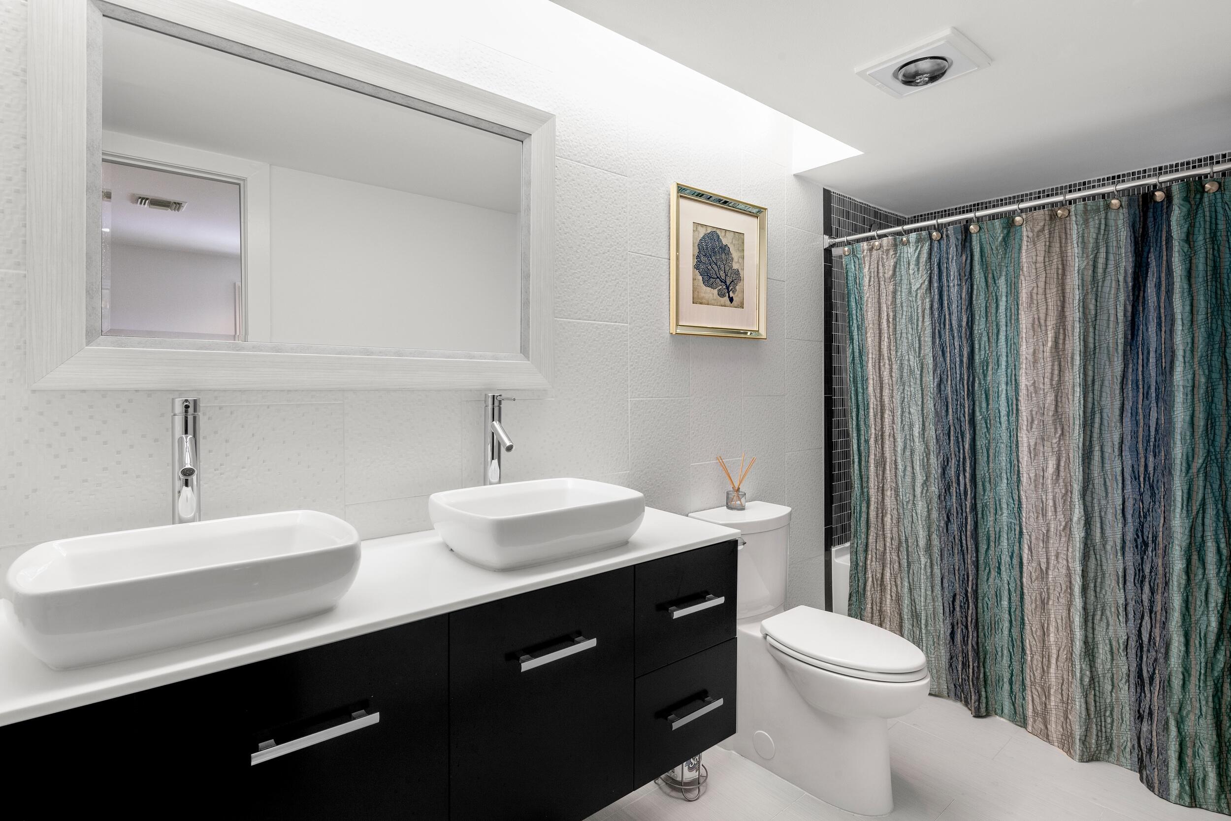 707 Northeast 40th Road Boca Raton, FL 33431 - Photo 24 of 51 Guest Bath 2