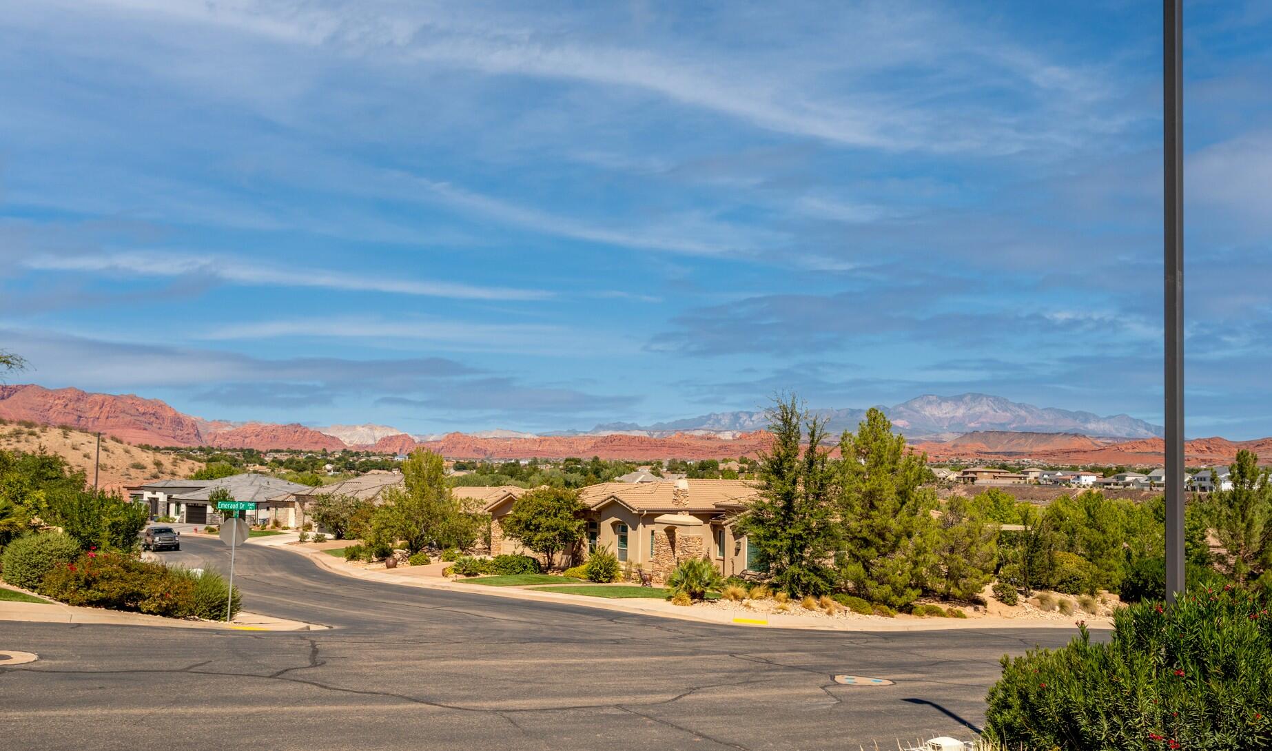 2679 Emeraud Drive St. George, UT 84770 - Photo 22 of 23 Front Yard View