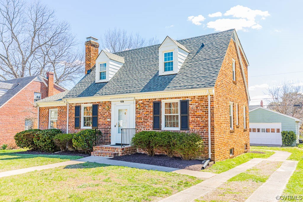 2317 New Berne Road Henrico, VA 23228 - Photo 3 of 37 a view of a house with a swimming pool