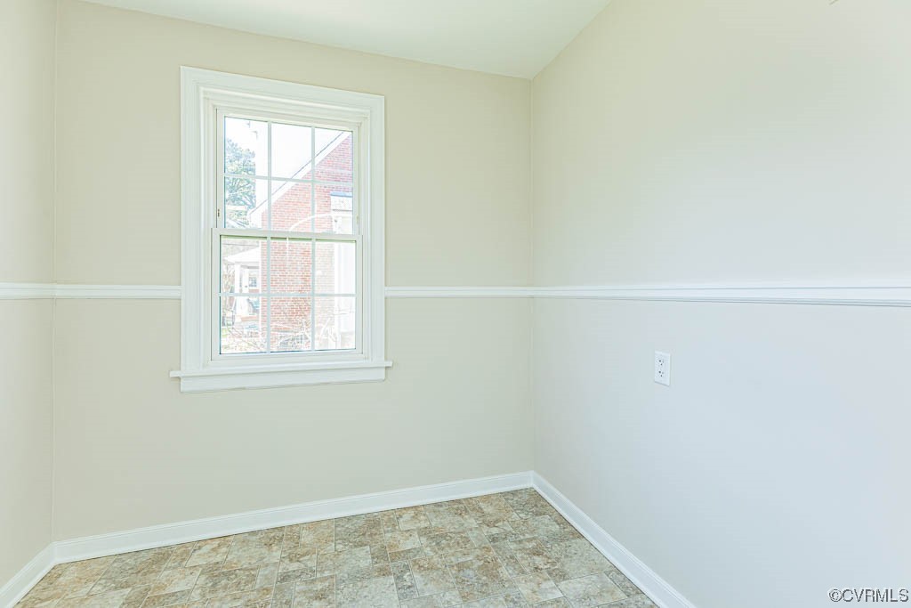 2317 New Berne Road Henrico, VA 23228 - Photo 32 of 37 an empty room with a window