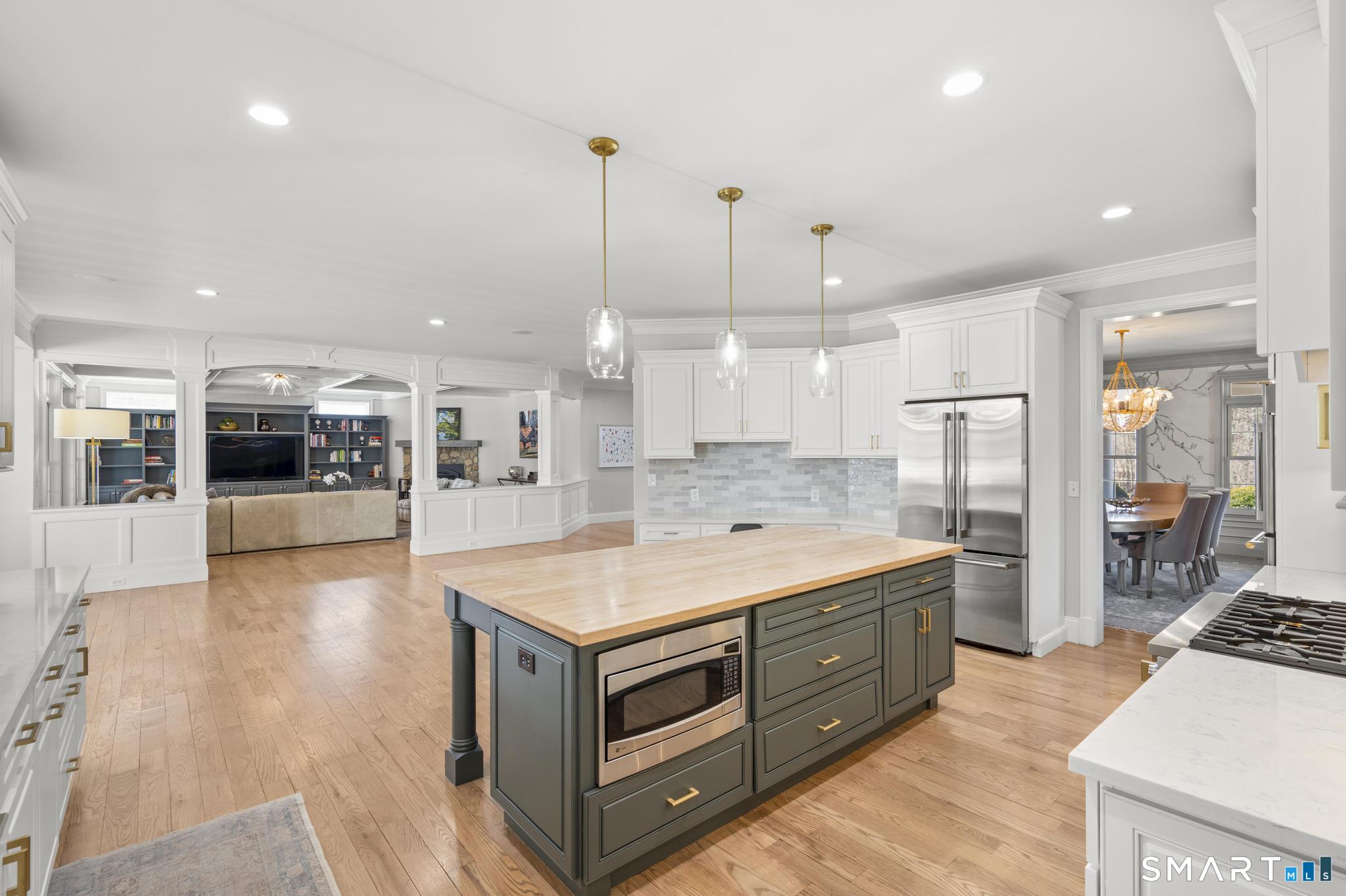 32 Blanket Meadow Road Monroe, CT 06468 - Photo 8 of 40 Stunning Updated Kitchen