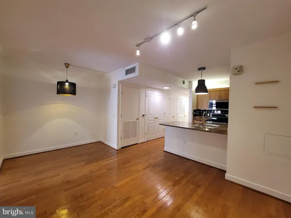 $2,200 | 616 E Street Northwest, Unit 1007, Washington, DC 20004