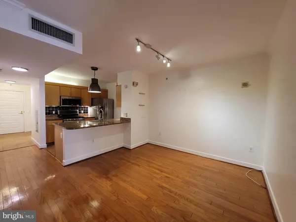 $2,200 | 616 E Street Northwest, Unit 1007, Washington, DC 20004
