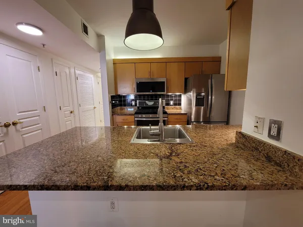 $2,200 | 616 E Street Northwest, Unit 1007, Washington, DC 20004