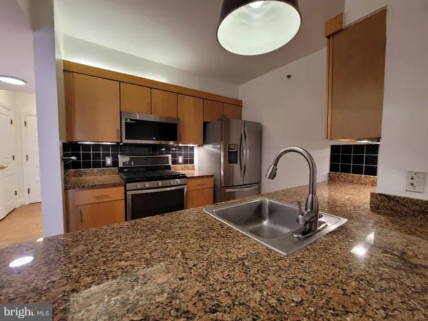 $2,200 | 616 E Street Northwest, Unit 1007, Washington, DC 20004