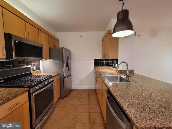 $2,200 | 616 E Street Northwest, Unit 1007, Washington, DC 20004