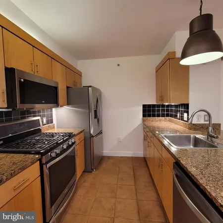 $2,200 | 616 E Street Northwest, Unit 1007, Washington, DC 20004