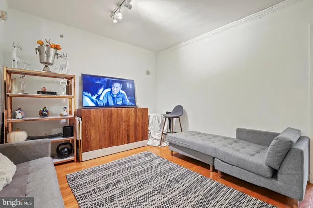 $2,200 | 616 E Street Northwest, Unit 1007, Washington, DC 20004
