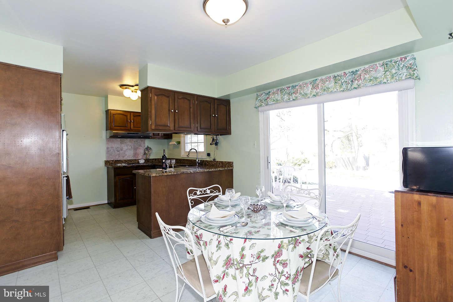 3013 Birchtree Lane Silver Spring, MD 20906 - Photo 11 of 25 Kitchen