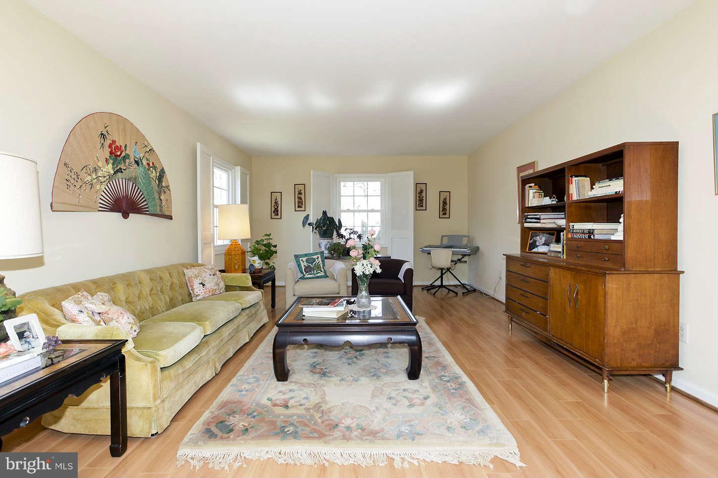 3013 Birchtree Lane Silver Spring, MD 20906 - Photo 8 of 25 Living Room