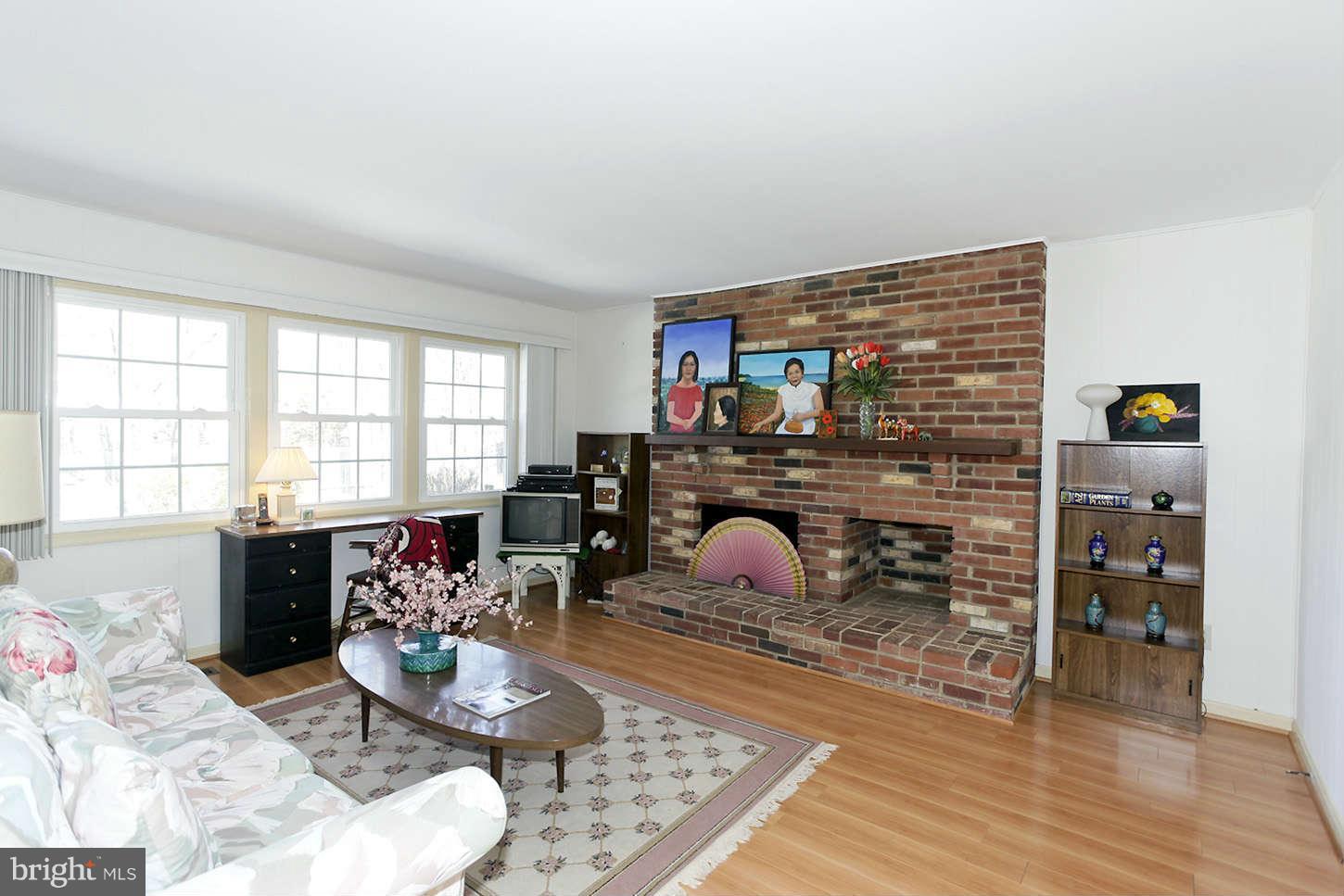 3013 Birchtree Lane Silver Spring, MD 20906 - Photo 10 of 25 Family Room