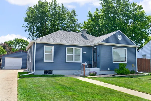 $169,900 | 1120 Sanger Street, Ottawa, IL 61350
