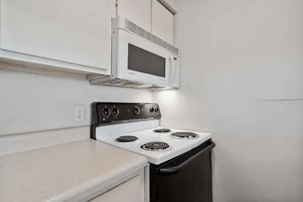 $750 | 4105 Speedway, Unit 105, Austin, TX 78751
