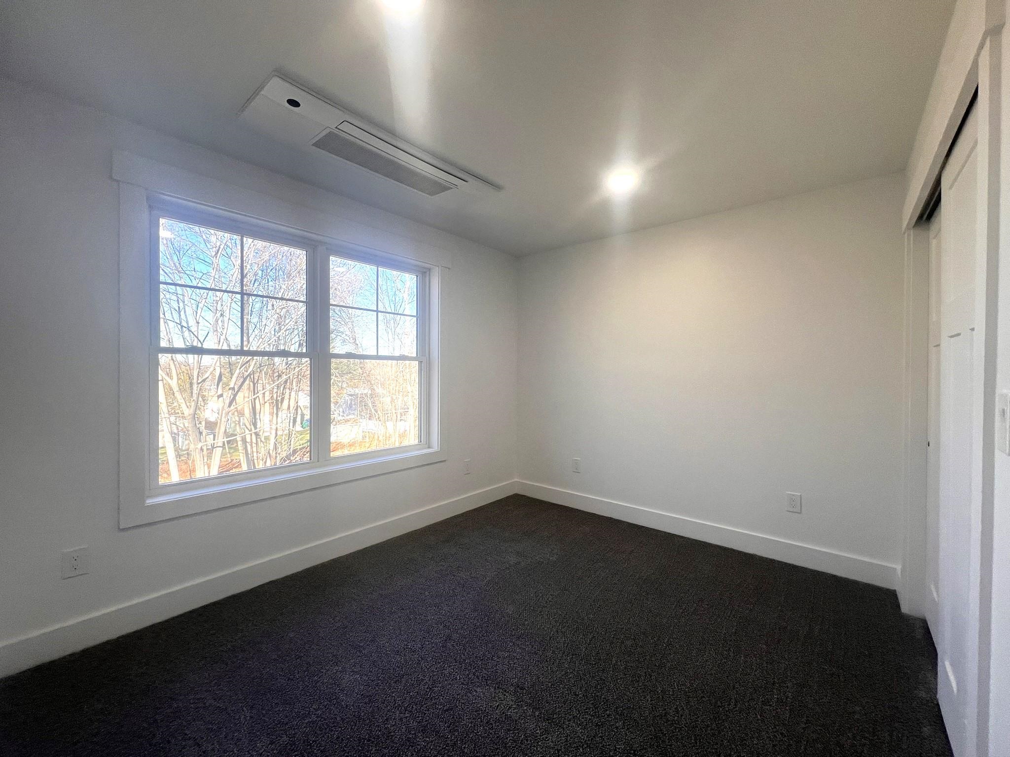 7 Crockett Street Rochester, NH 03867 - Photo 4 of 39