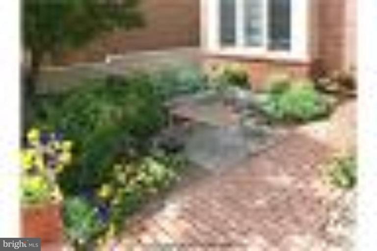 11572 Hemingway Drive Reston, VA 20194 - Photo 2 of 20 Exterior #2