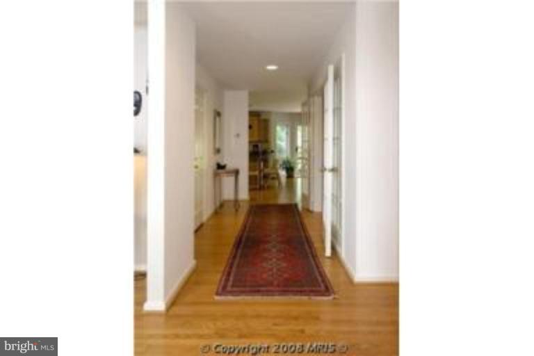 11572 Hemingway Drive Reston, VA 20194 - Photo 9 of 20 Hallway