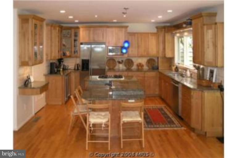 11572 Hemingway Drive Reston, VA 20194 - Photo 10 of 20 Kitchen