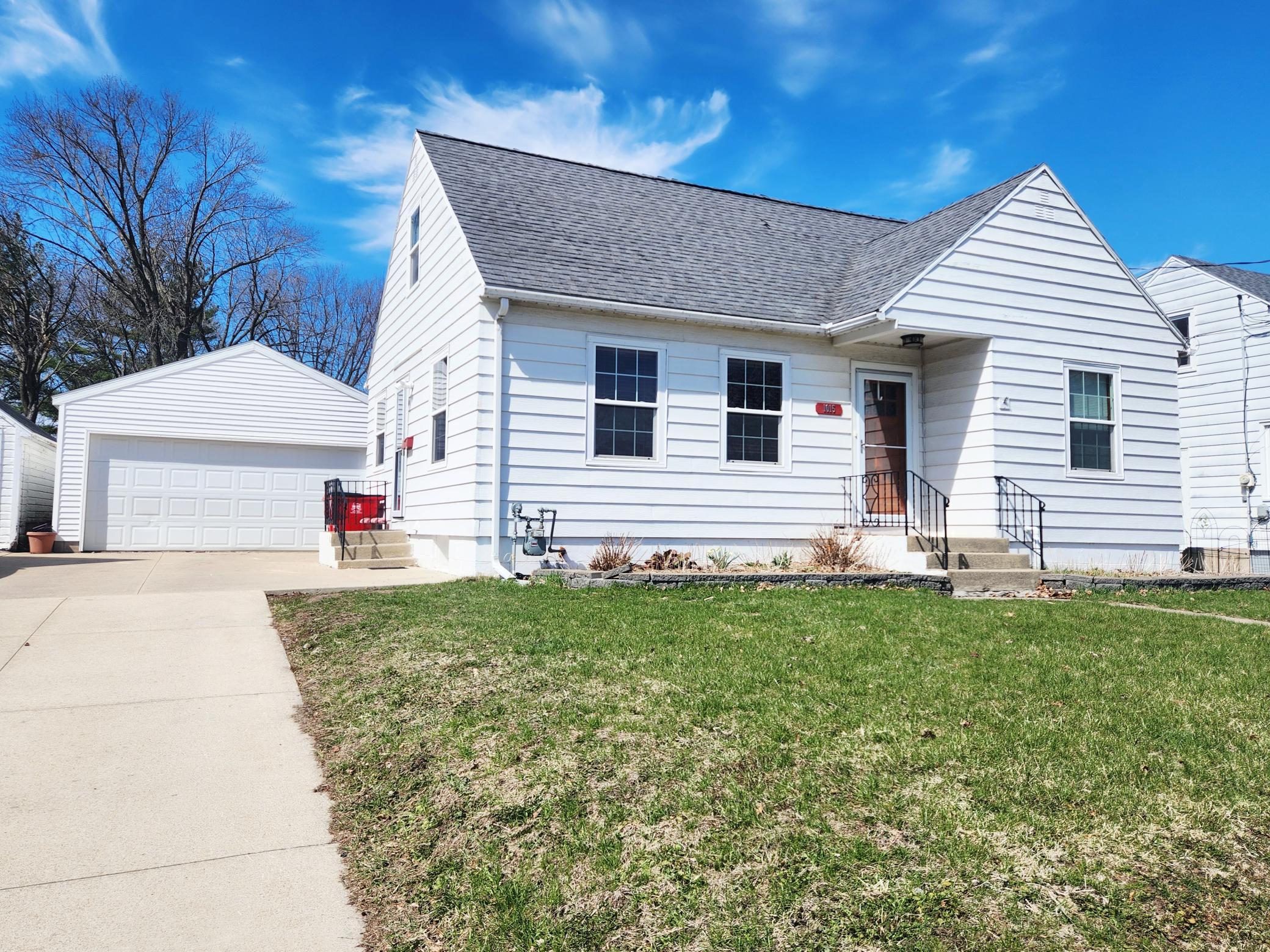 1015 8th Avenue Northwest Rochester, MN 55901 - Photo 2 of 28