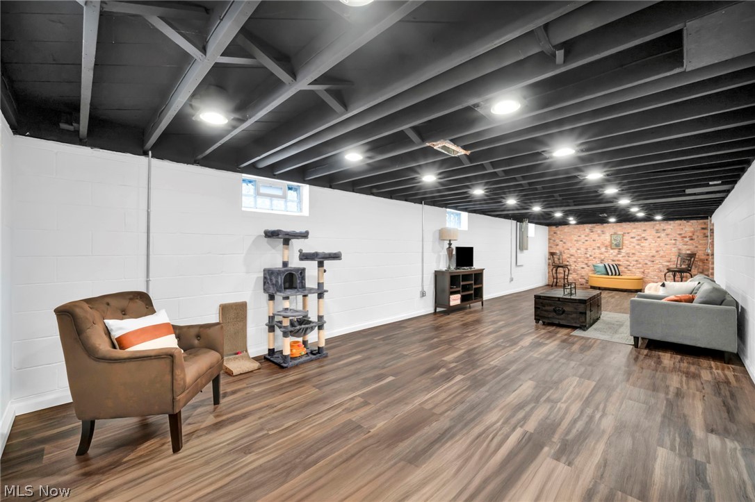 7590 Hoertz Road Cleveland, OH 44134 - Photo 16 of 40 Gallery Image 16