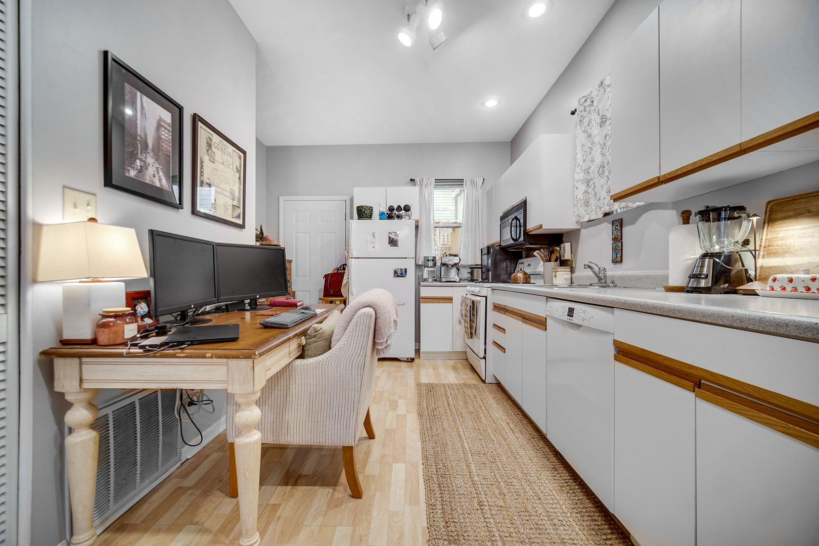 2255 North Janssen Avenue, Unit 1 Chicago, IL 60614 - Photo 2 of 11