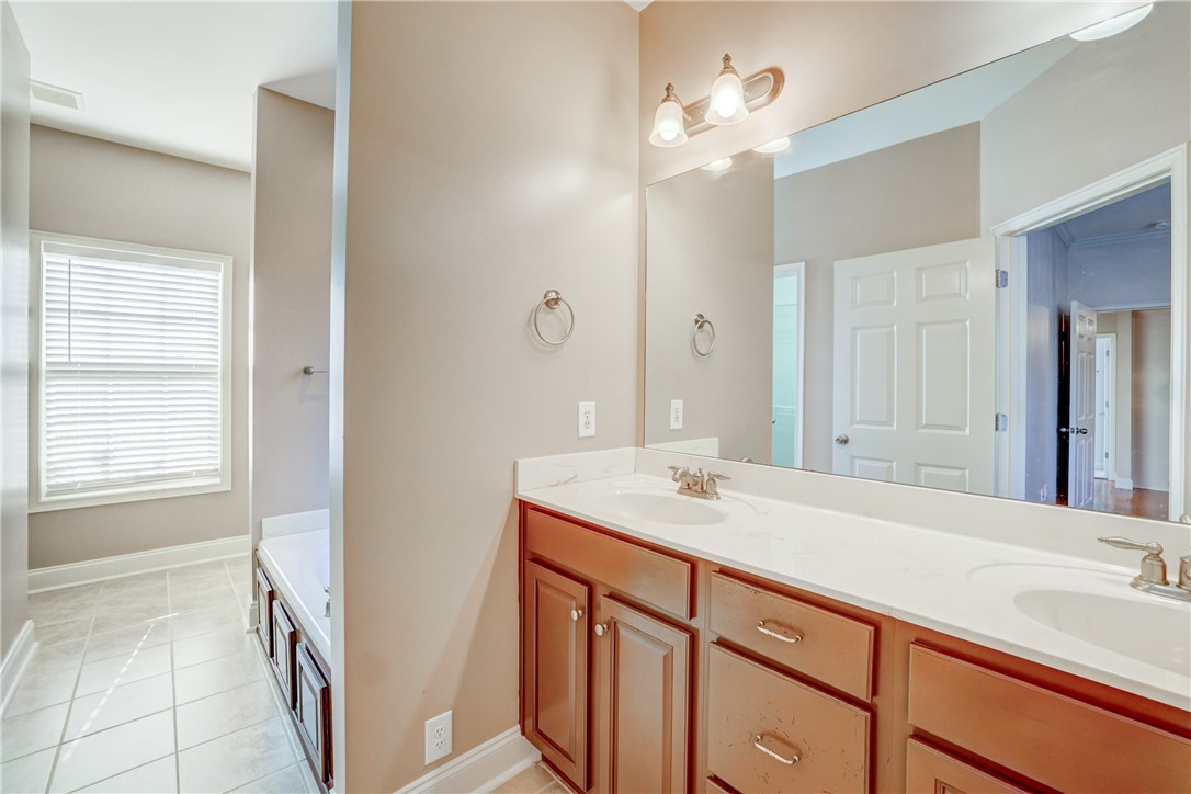 129 Shadowood Court Seneca, SC 29678 - Photo 11 of 22