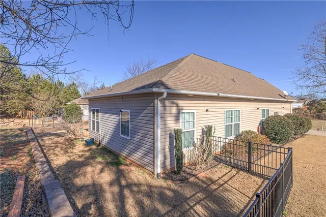 $330,000 | 129 Shadowood Court, Seneca, SC 29678