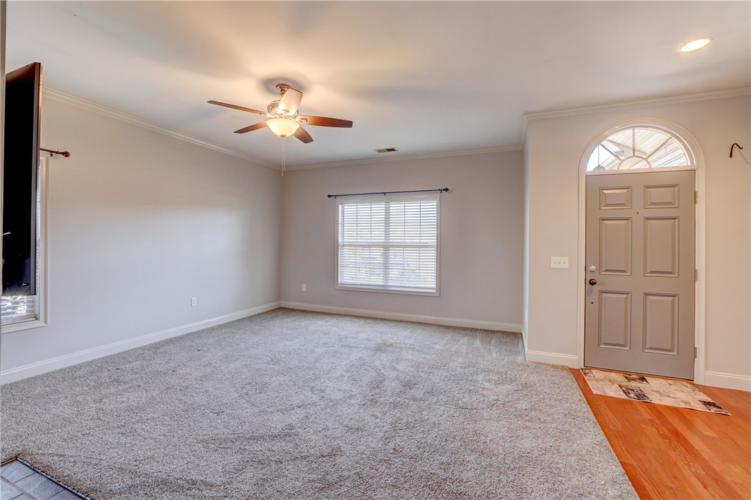 129 Shadowood Court Seneca, SC 29678 - Photo 3 of 22