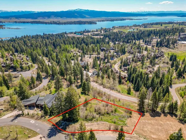 $699,000 | 567 White Water Drive, Donnelly, ID 83615