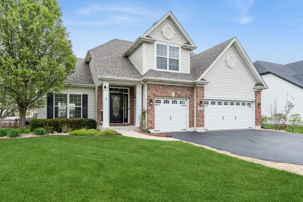 $450,000 | 3426 Ryan Drive, Yorkville, IL 60560