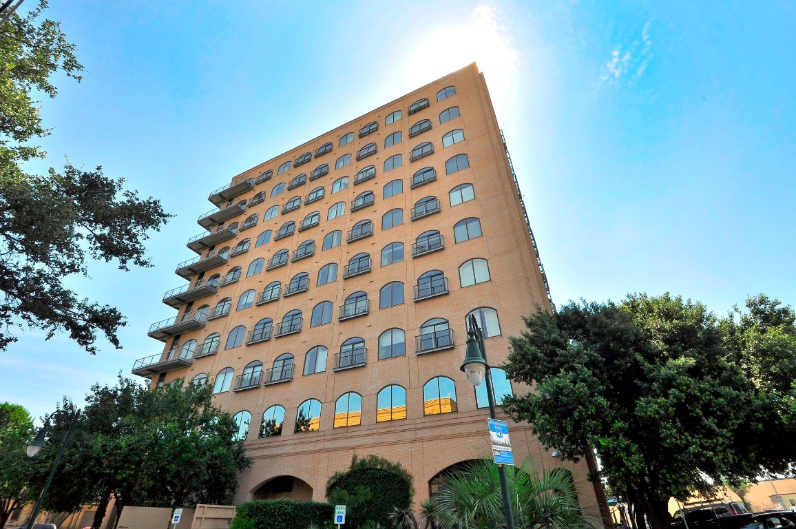 507 Sabine Street, Unit 503 Austin, TX 78701 - Photo 22 of 22 a front view of a building