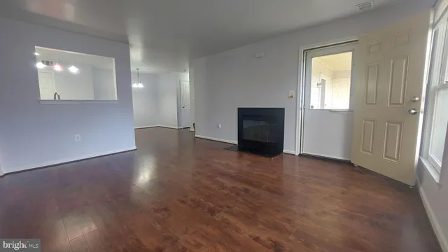 $1,925 | 13113 Shadyside Lane, Unit 10158, Germantown, MD 20874