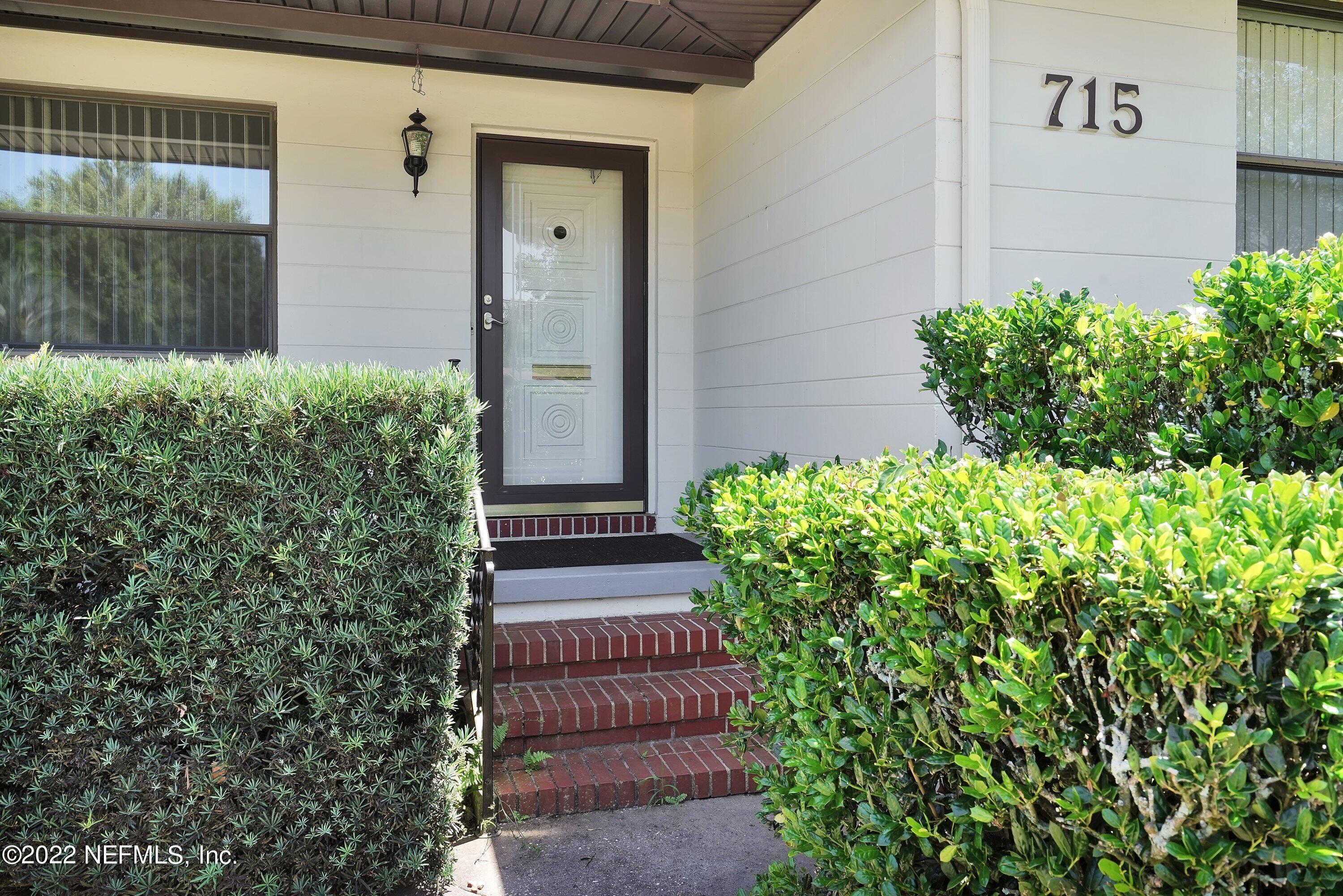 715 Acapulco Road Jacksonville, FL 32216 - Photo 4 of 33 005-715AcapulcoRoad-Jacksonville-FL-3221