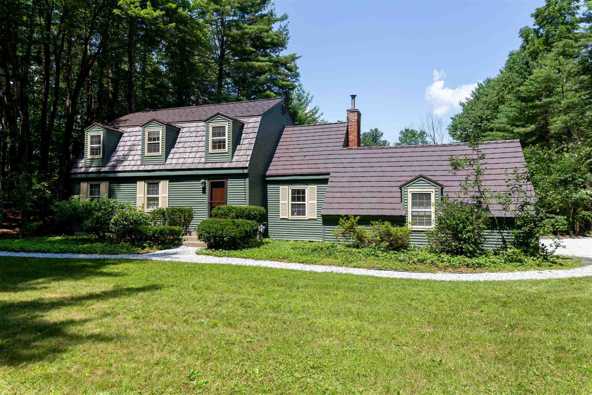 4 Old Nashua Road Amherst, NH 03031 - Photo 4 of 40